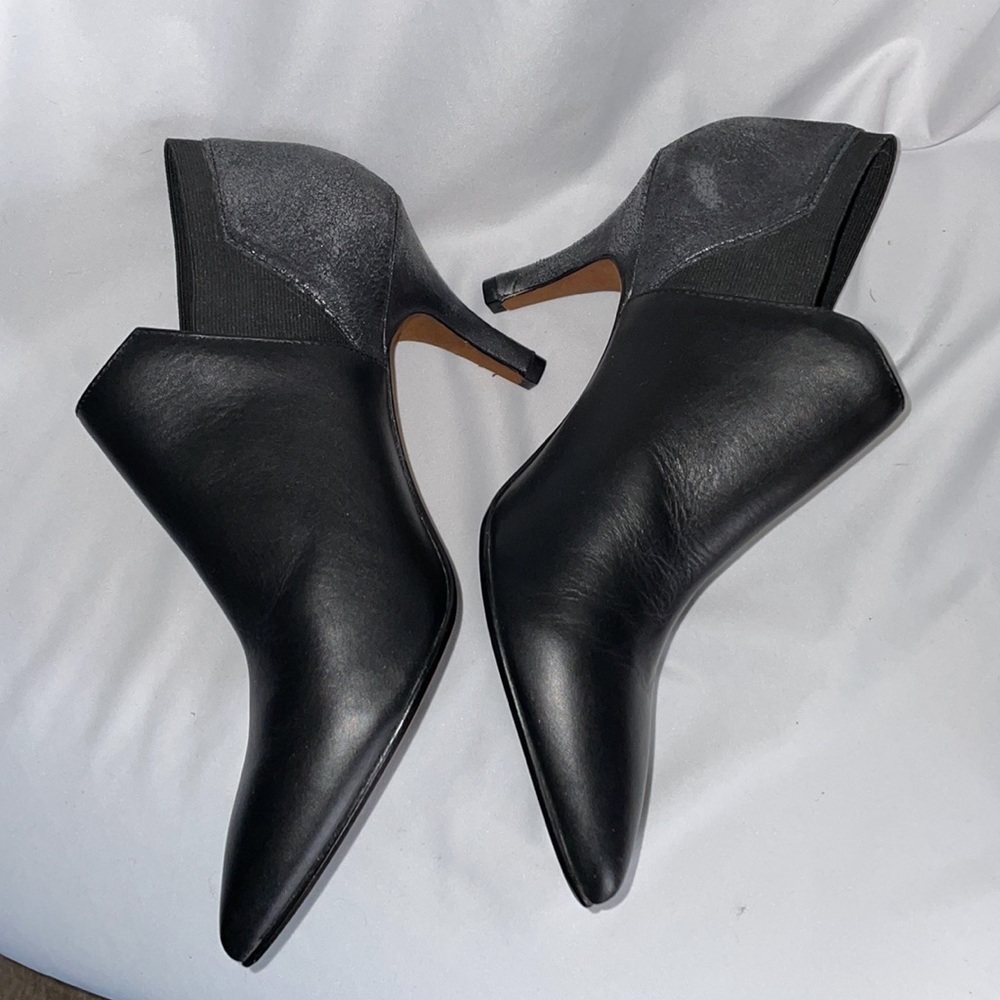 Donald J. Pliner Black/Silver Gunmetal Tilli Heeled Booties Leather Suede size 8